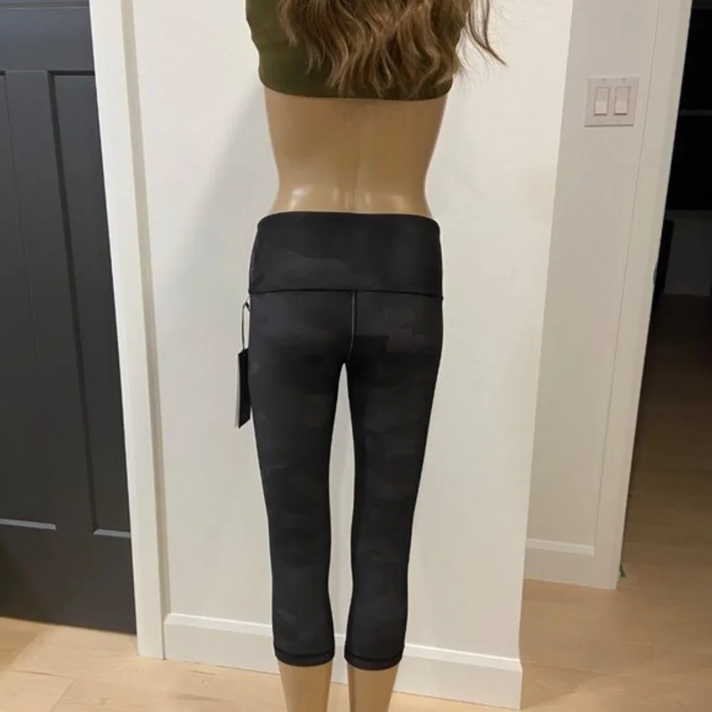 Karma Printed Kyla Crop Capri Leggings XS Black Camouflage Pattern yoga pants - Picture 4 of 11